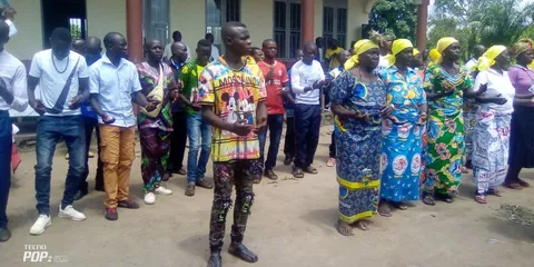 Chorale catholique lors de dedicace de Luc