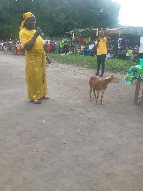 De don pour le projet lors de dedicace de Luc